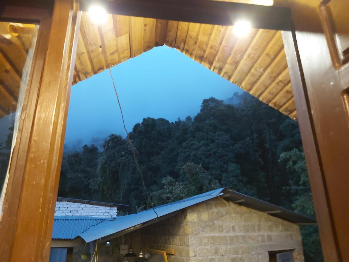 Utopia Hostels Dharamkot Mcleodganj Dharamshala Extérieur photo