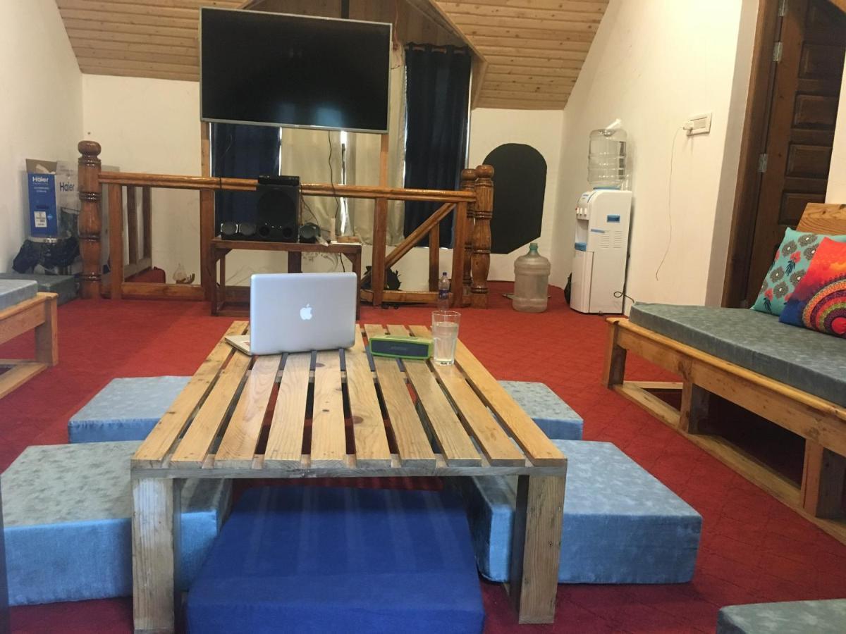 Utopia Hostels Dharamkot Mcleodganj Dharamshala Extérieur photo