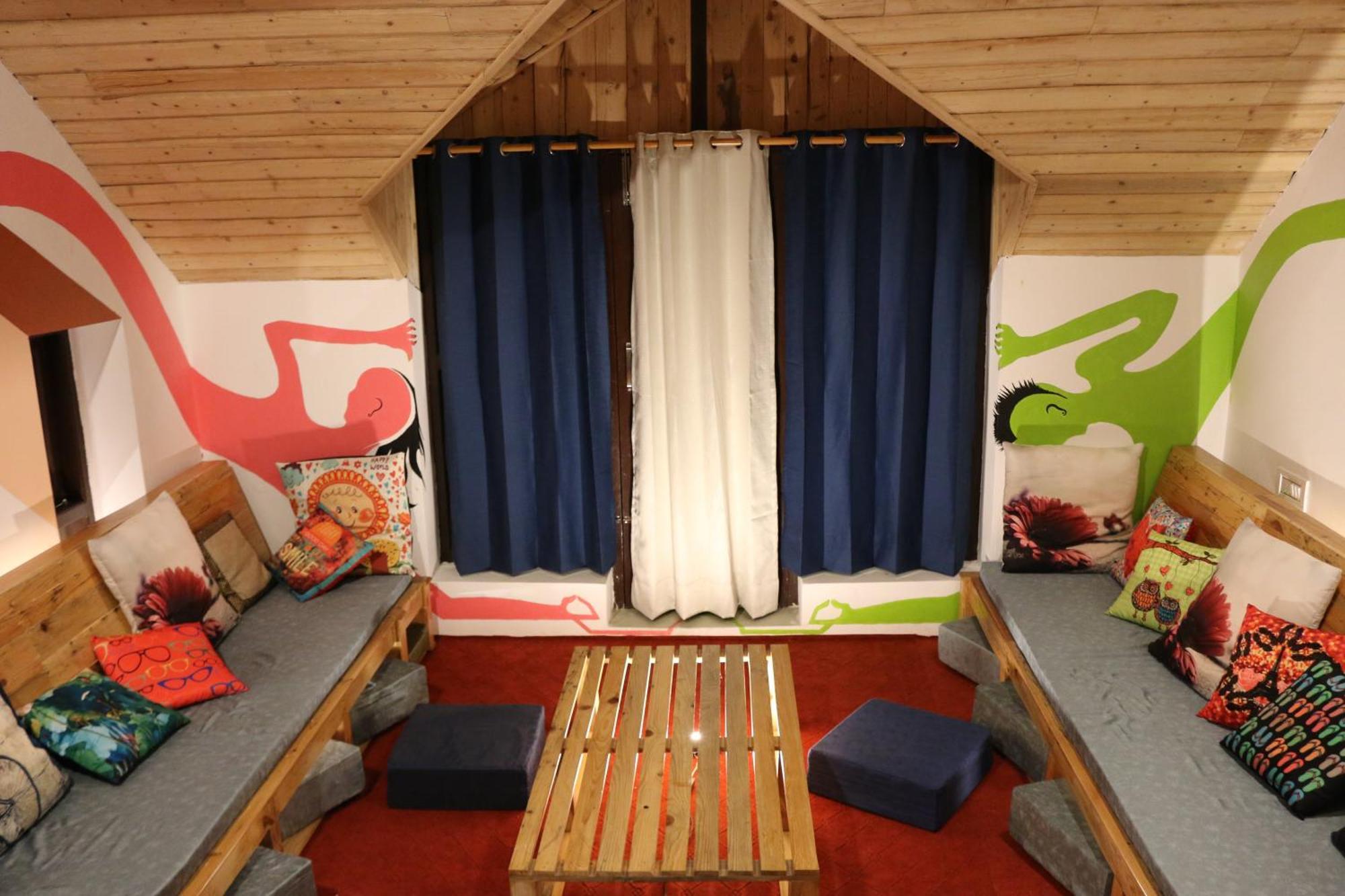 Utopia Hostels Dharamkot Mcleodganj Dharamshala Extérieur photo
