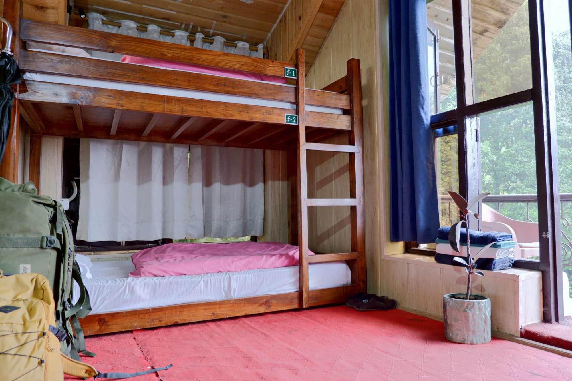 Utopia Hostels Dharamkot Mcleodganj Dharamshala Extérieur photo