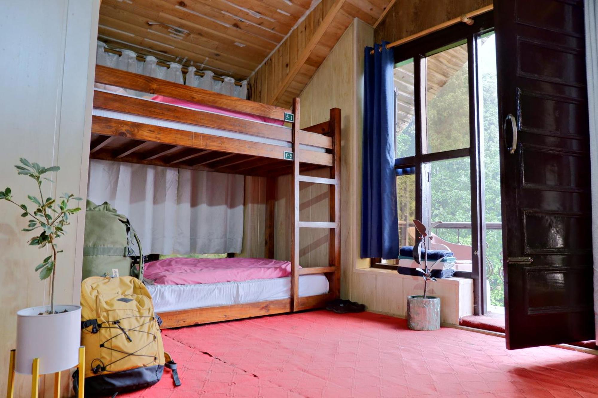Utopia Hostels Dharamkot Mcleodganj Dharamshala Extérieur photo