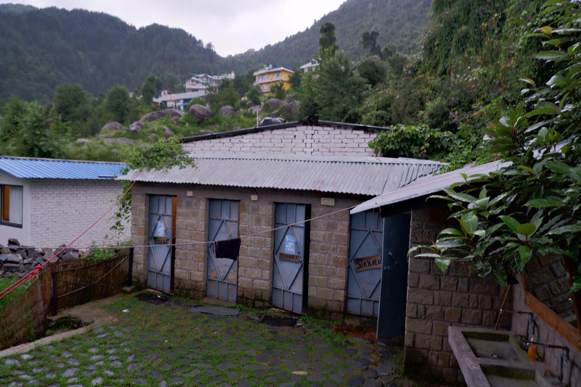 Utopia Hostels Dharamkot Mcleodganj Dharamshala Extérieur photo