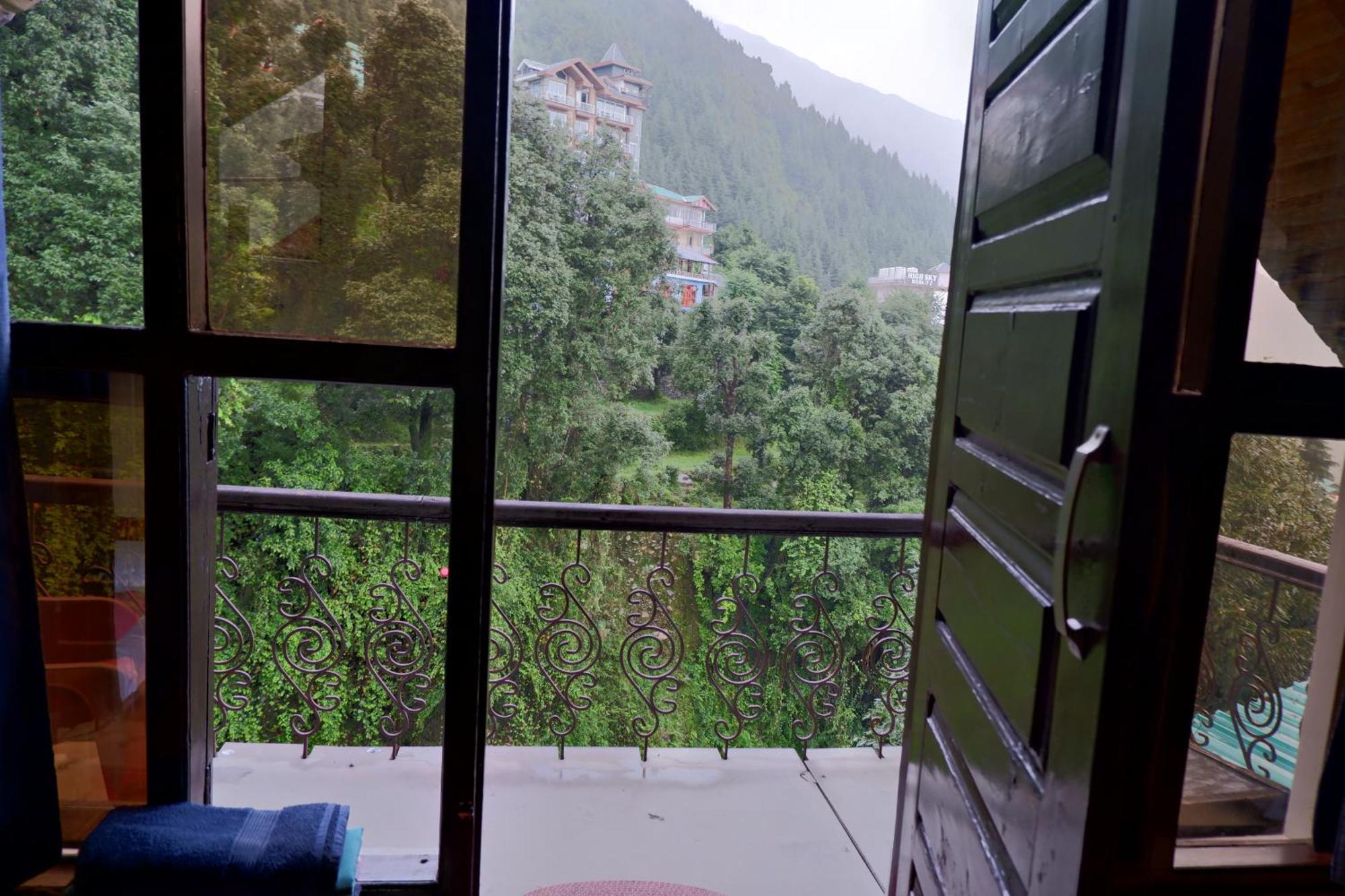 Utopia Hostels Dharamkot Mcleodganj Dharamshala Extérieur photo